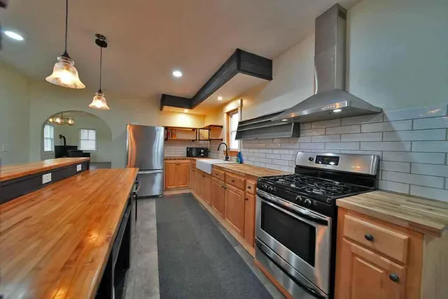 $179,500 | 25 Smyrna Street, Houlton, ME 04730