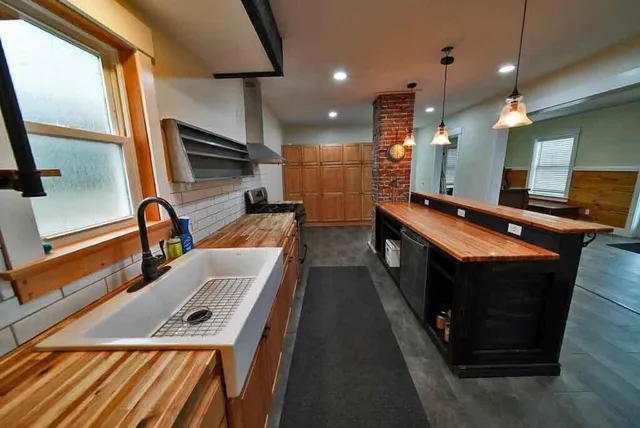 $179,500 | 25 Smyrna Street, Houlton, ME 04730