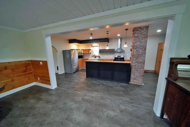 $179,500 | 25 Smyrna Street, Houlton, ME 04730