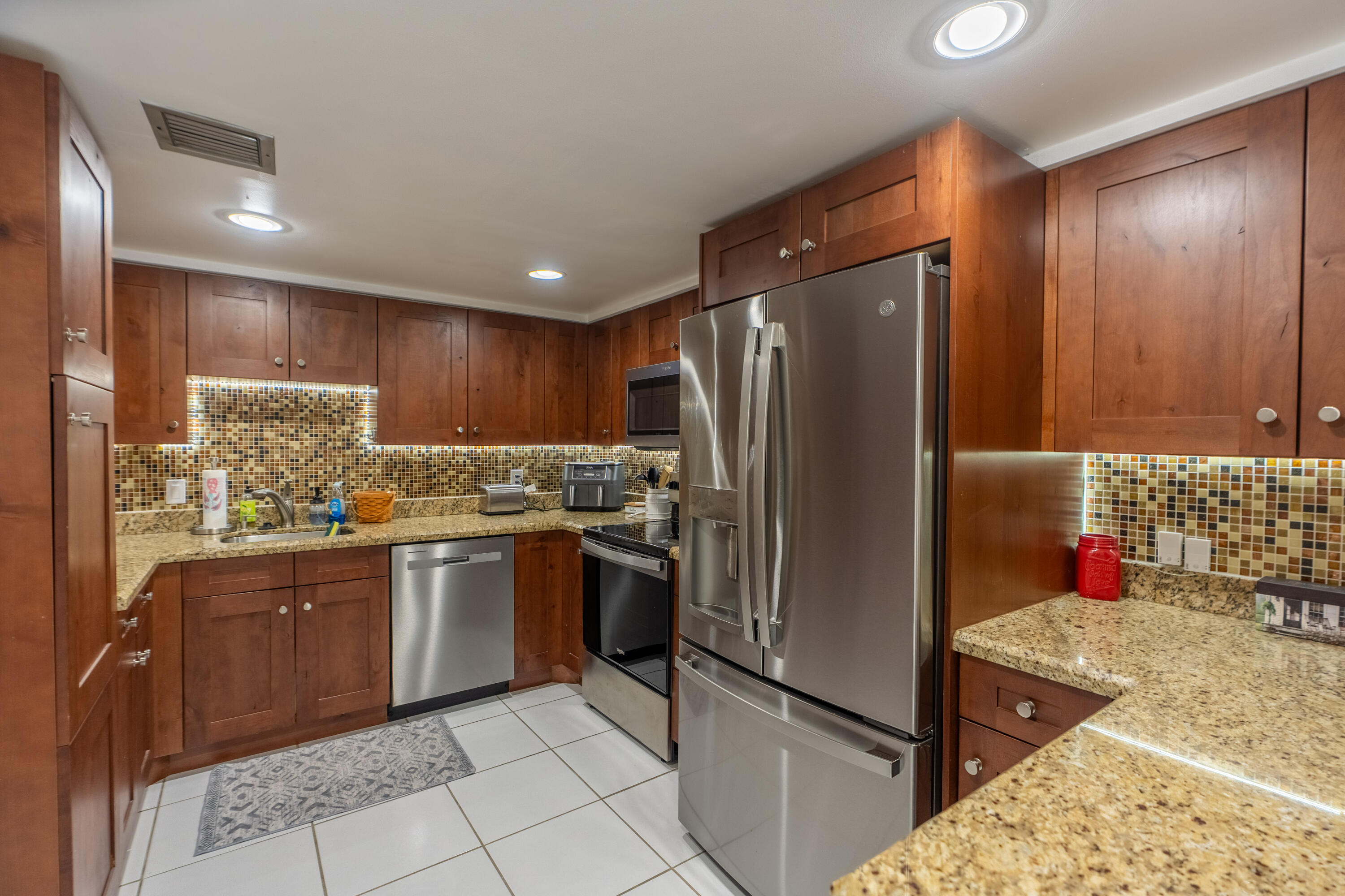 16401 Golf Club Road, Unit 113 Weston, FL 33326 - Photo 2 of 65 DSC01948