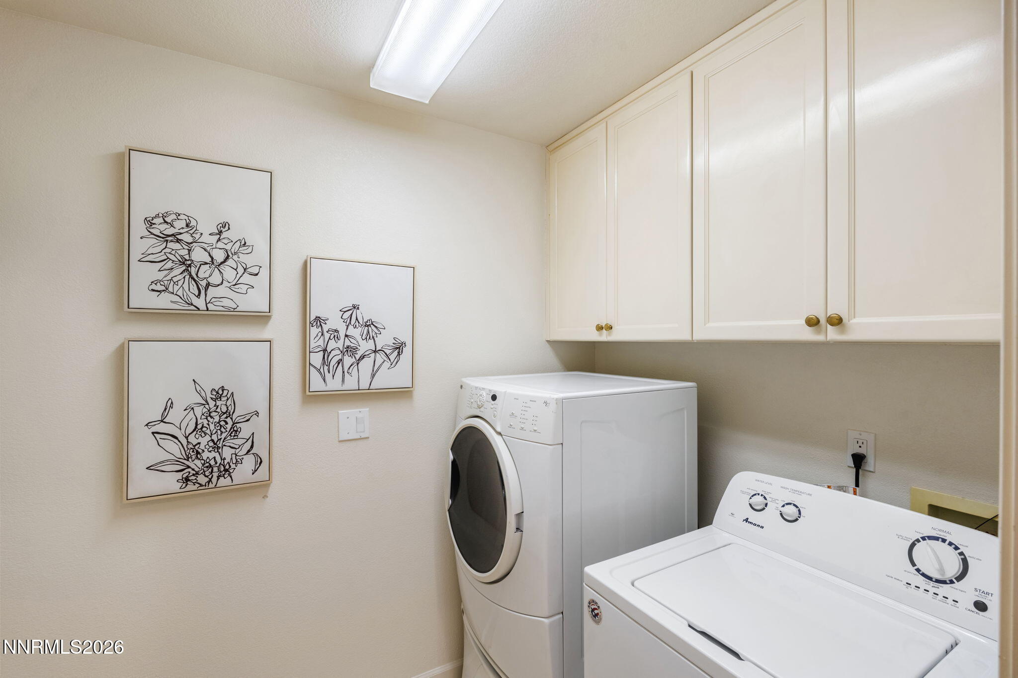 6186 Squires Lane Reno, NV 89519 - Photo 35 of 57 a utility room with dryer and washer