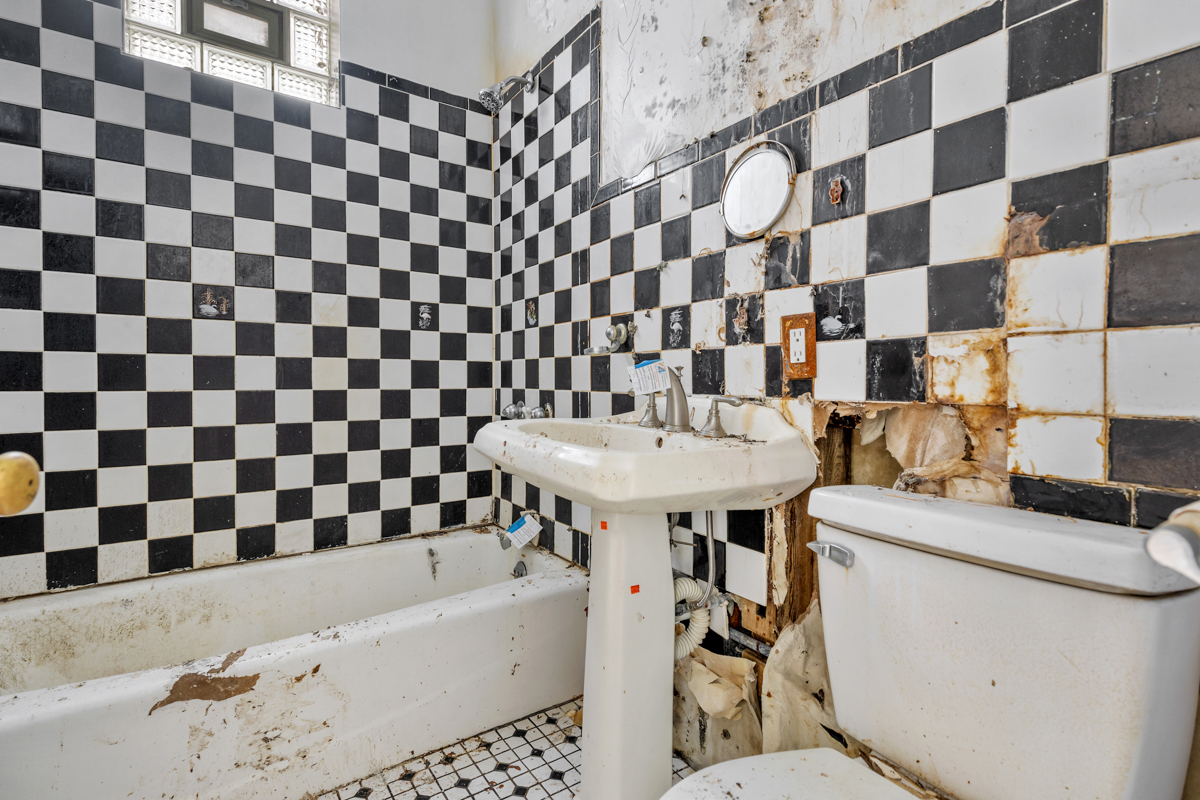 1907 West Irving Park Road Chicago, IL 60613 - Photo 9 of 26