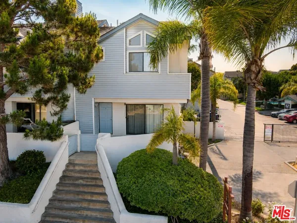 $720,000 | 15111 Freeman Avenue, Unit 1, Lawndale, CA 90260