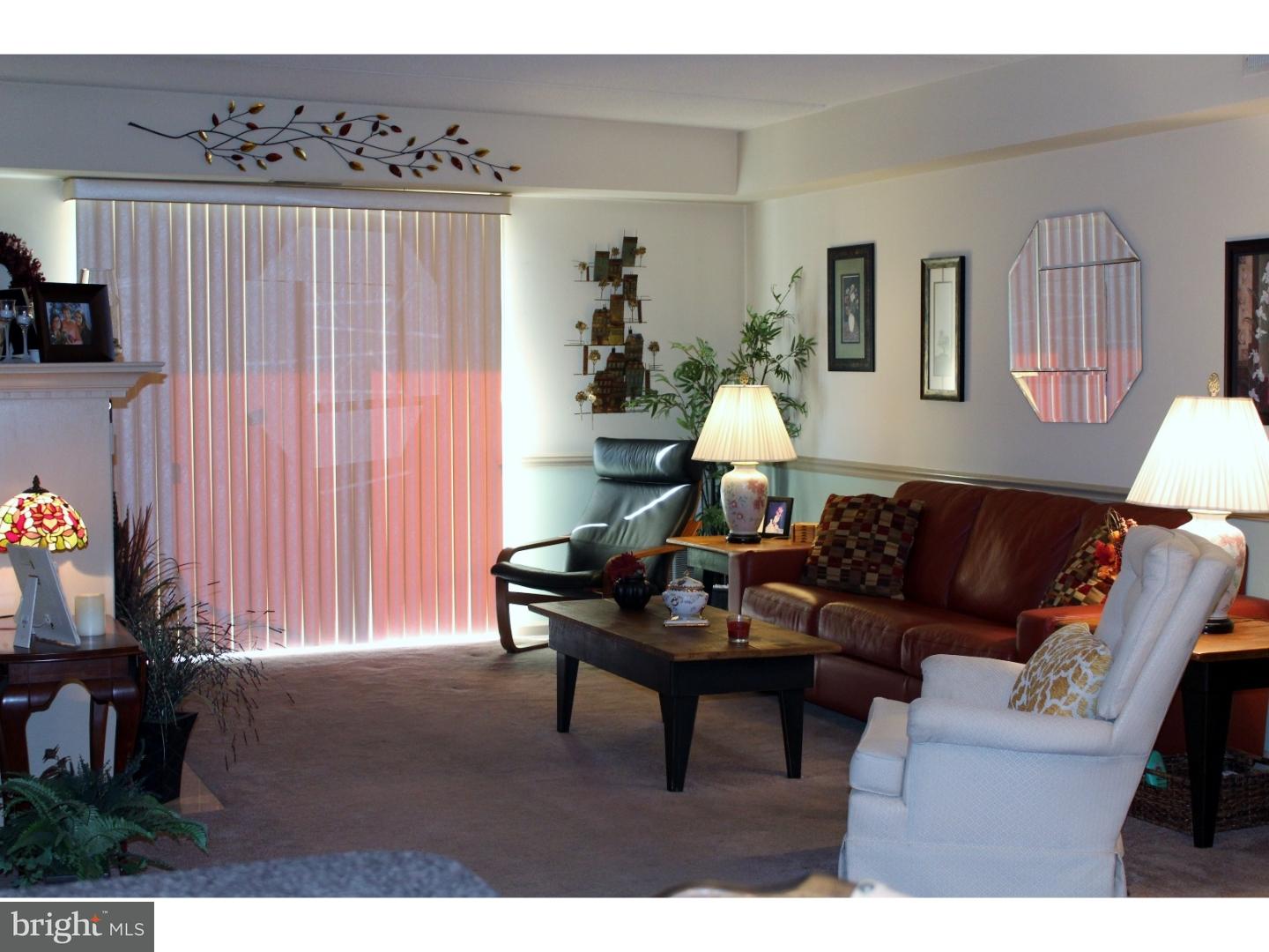 531 Brandon Road Norristown, PA 19403 - Photo 2 of 25 Living Room