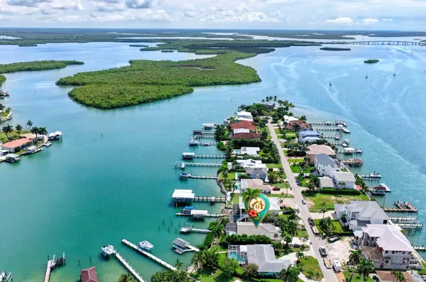 $1,690,000 | 9 East Pelican Street, Naples, FL 34113