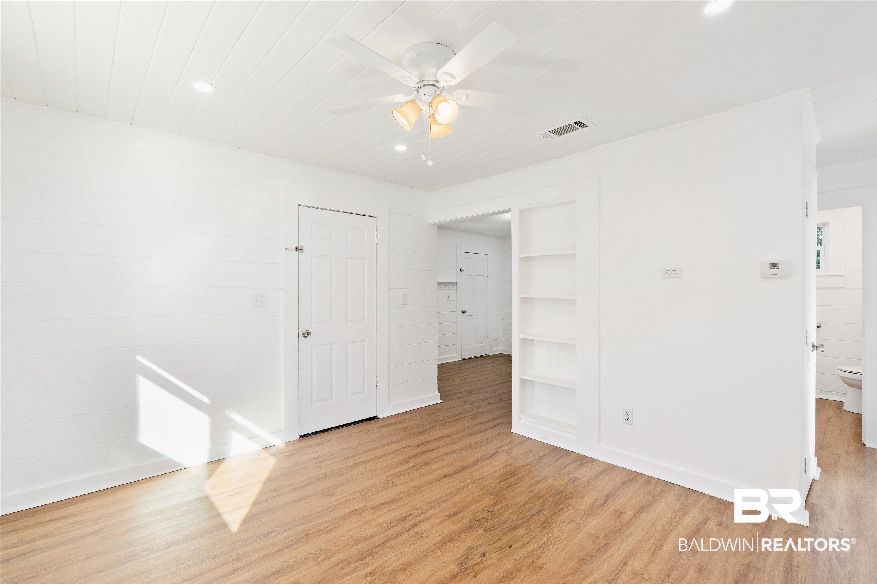 507 Gayfer Avenue Fairhope, AL 36532 - Photo 11 of 18 Living Room View 2