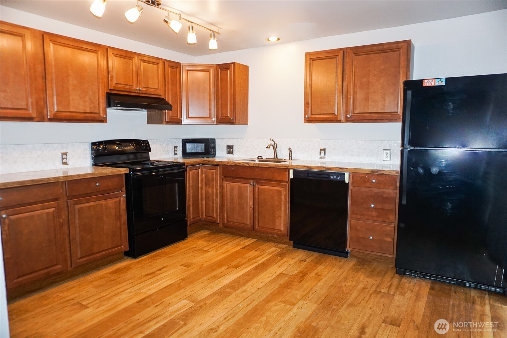 2001 11th Street Bremerton, WA 98337 - Photo 3 of 19