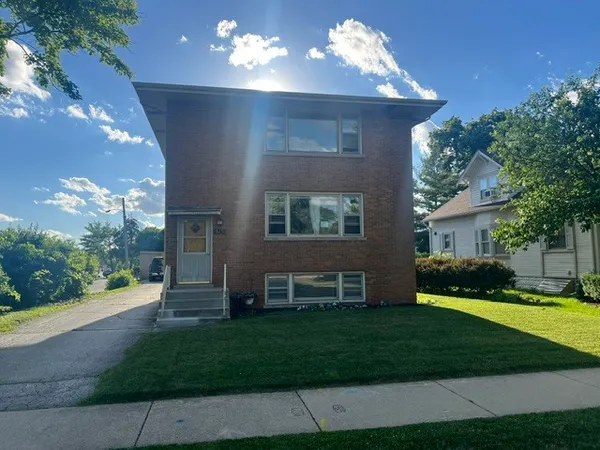 $1,450 | 515 North Loomis Street, Unit 3, Naperville, IL 60563