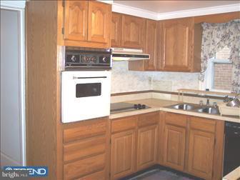 539 New Street Spring City, PA 19475 - Photo 2 of 6 Kitchen