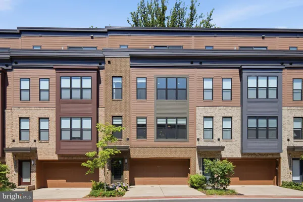 $1,390,000 | 3544 Sutton Heights Circle, Fairfax, VA 22031