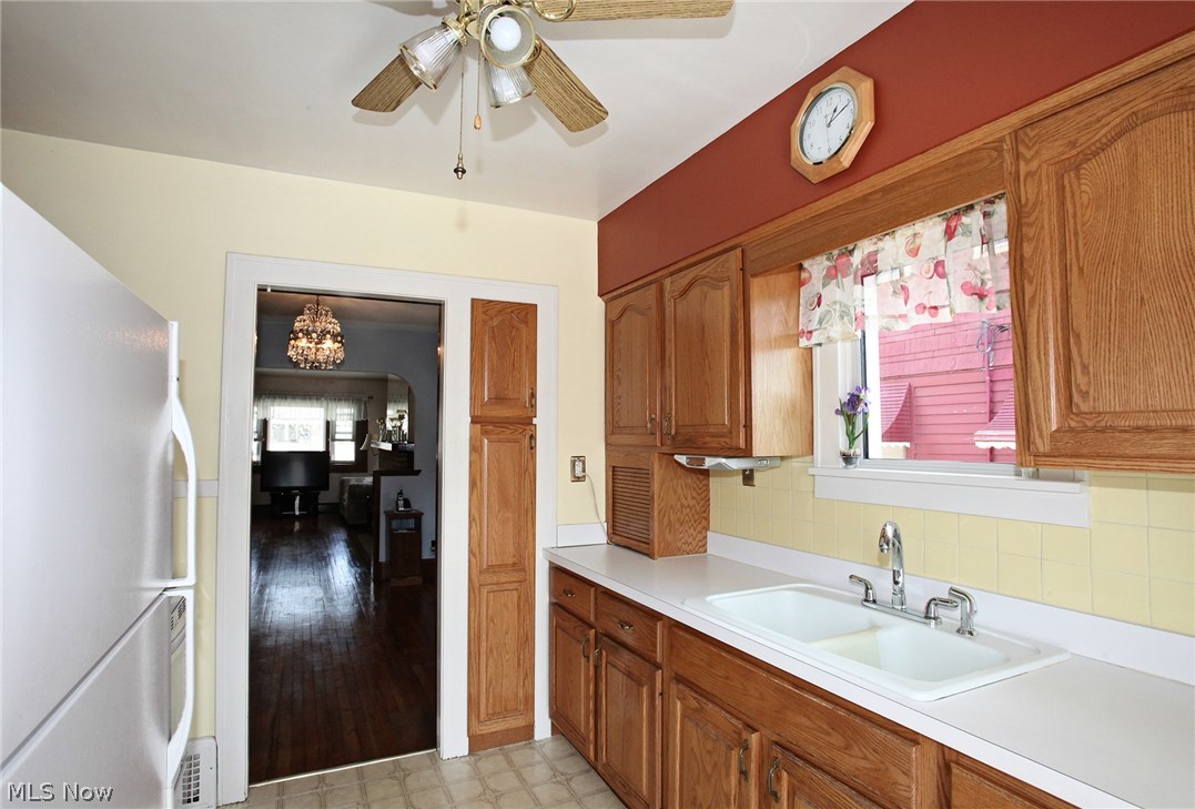 2117 Ralph Avenue Cleveland, OH 44109 - Photo 12 of 35 Gallery Image 12