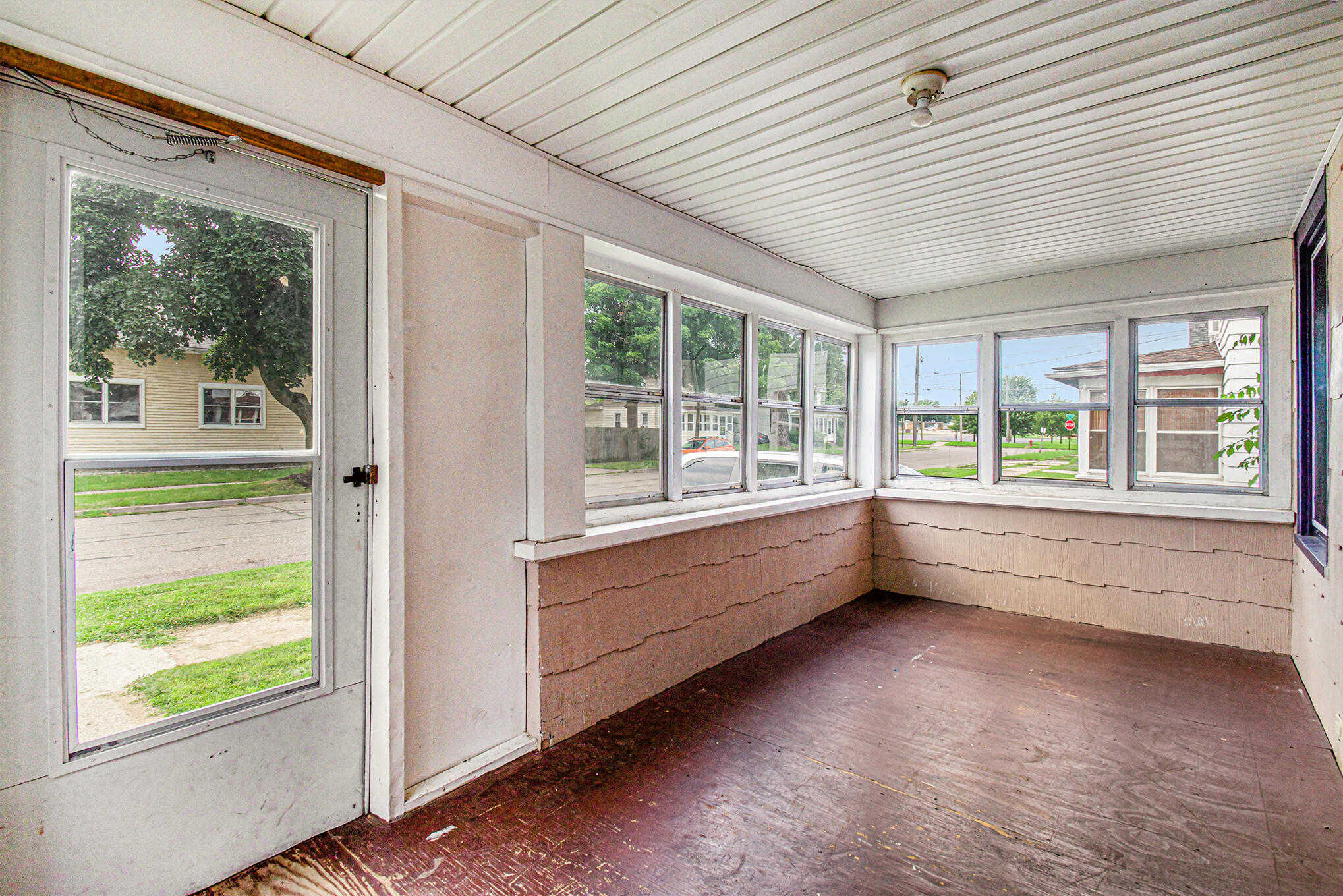 825 Wells Street Jackson, MI 49202 - Photo 2 of 26 DSC_0069