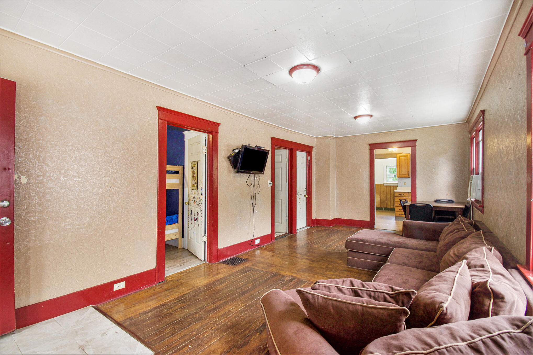 825 Wells Street Jackson, MI 49202 - Photo 3 of 26 DSC_0075