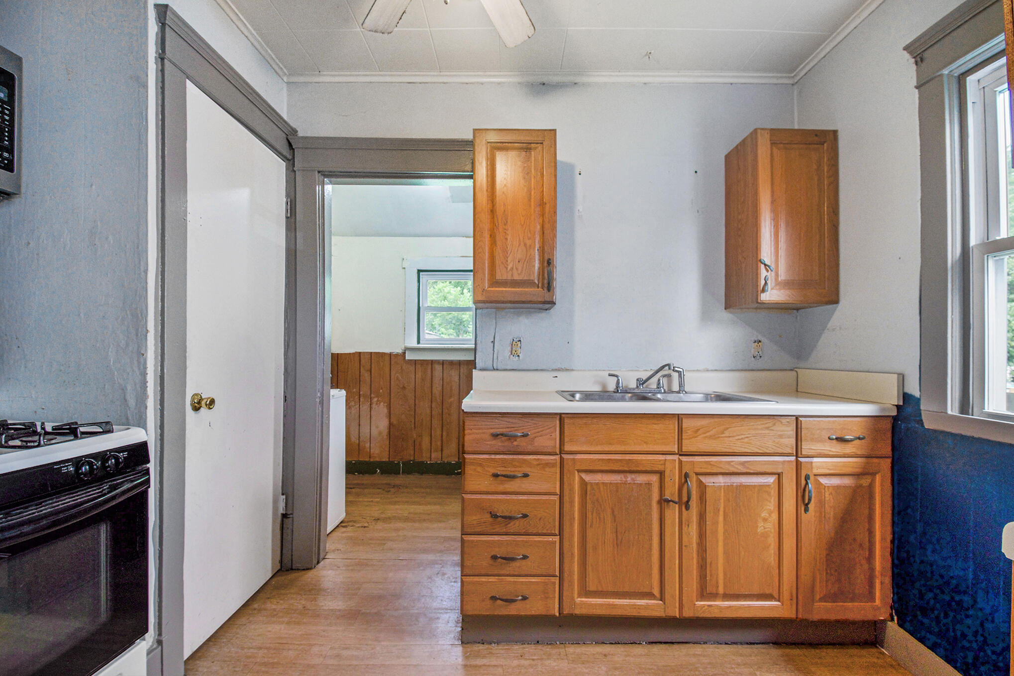 825 Wells Street Jackson, MI 49202 - Photo 6 of 26 DSC_0086