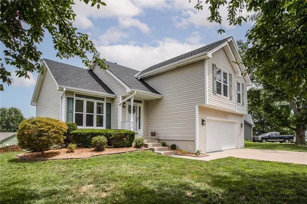 $335,000 | 819 Porter Ridge Road, Kearney, MO 64060