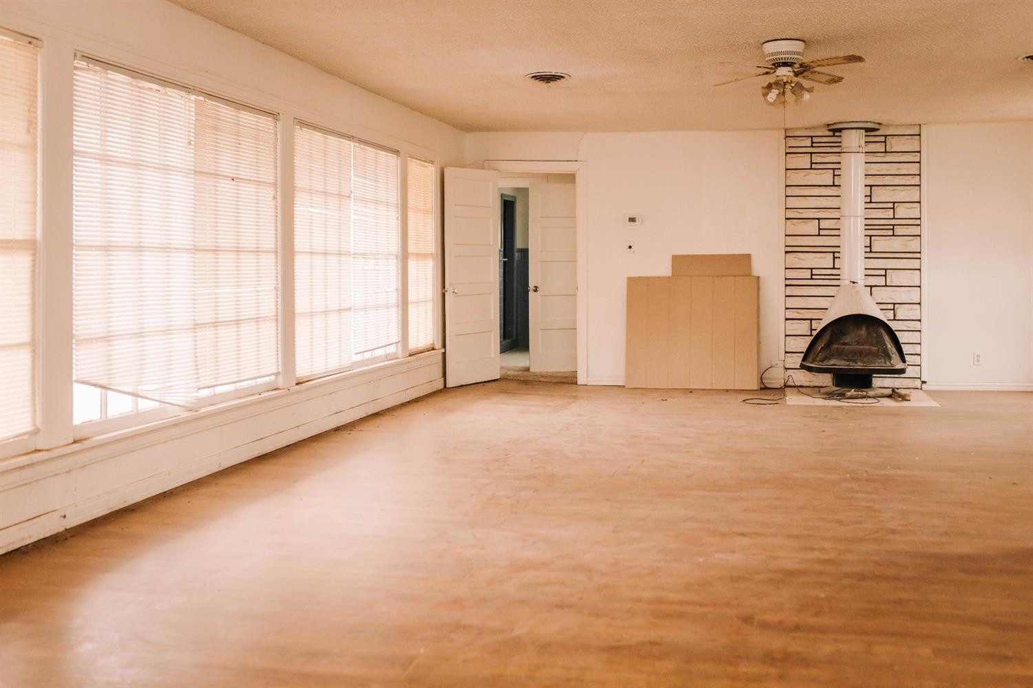 112 Southwest 9th Plainview, TX 79072 - Photo 5 of 33 Photo 5
