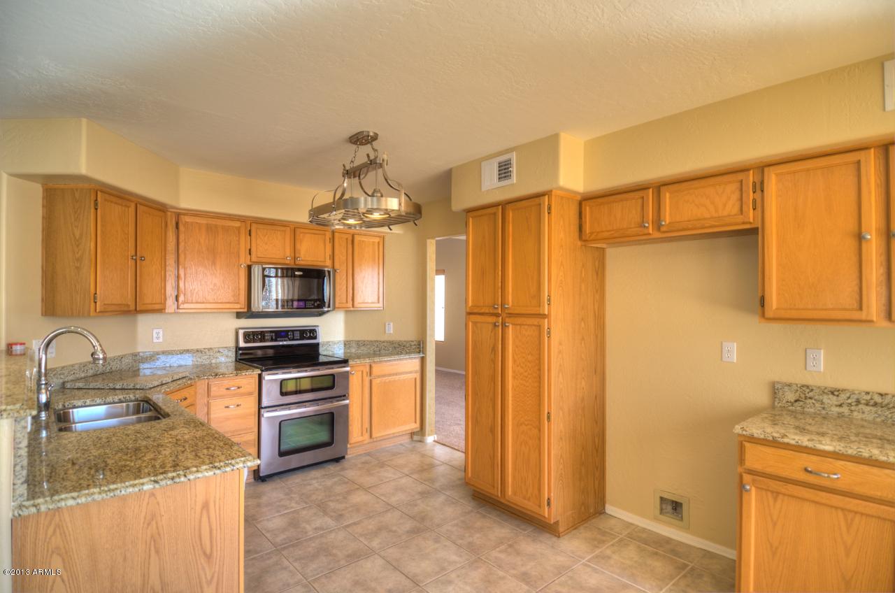 4311 East Bighorn Avenue Phoenix, AZ 85044 - Photo 3 of 19 4311_E_BIGHORN-11