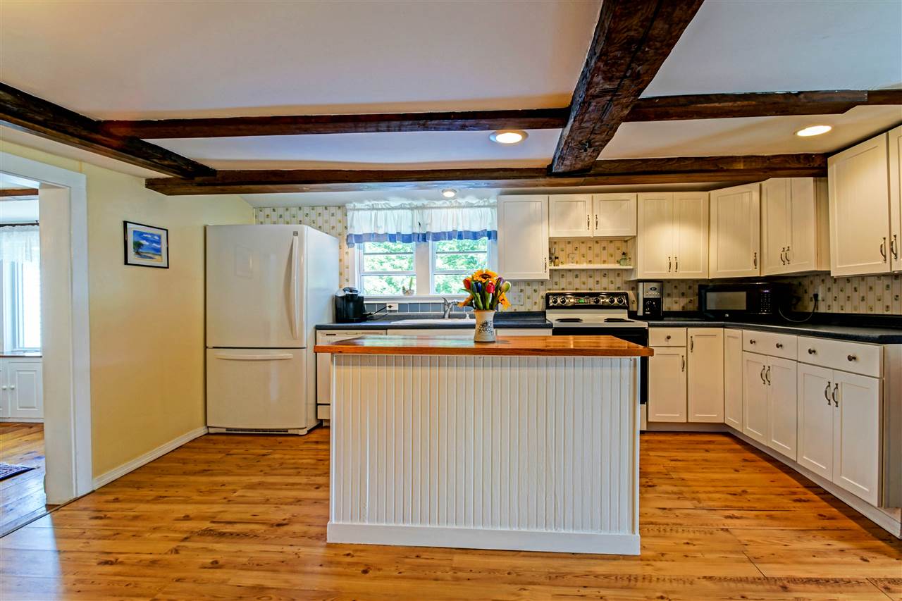 569 Exeter Road Hampton, NH 03842 - Photo 3 of 40