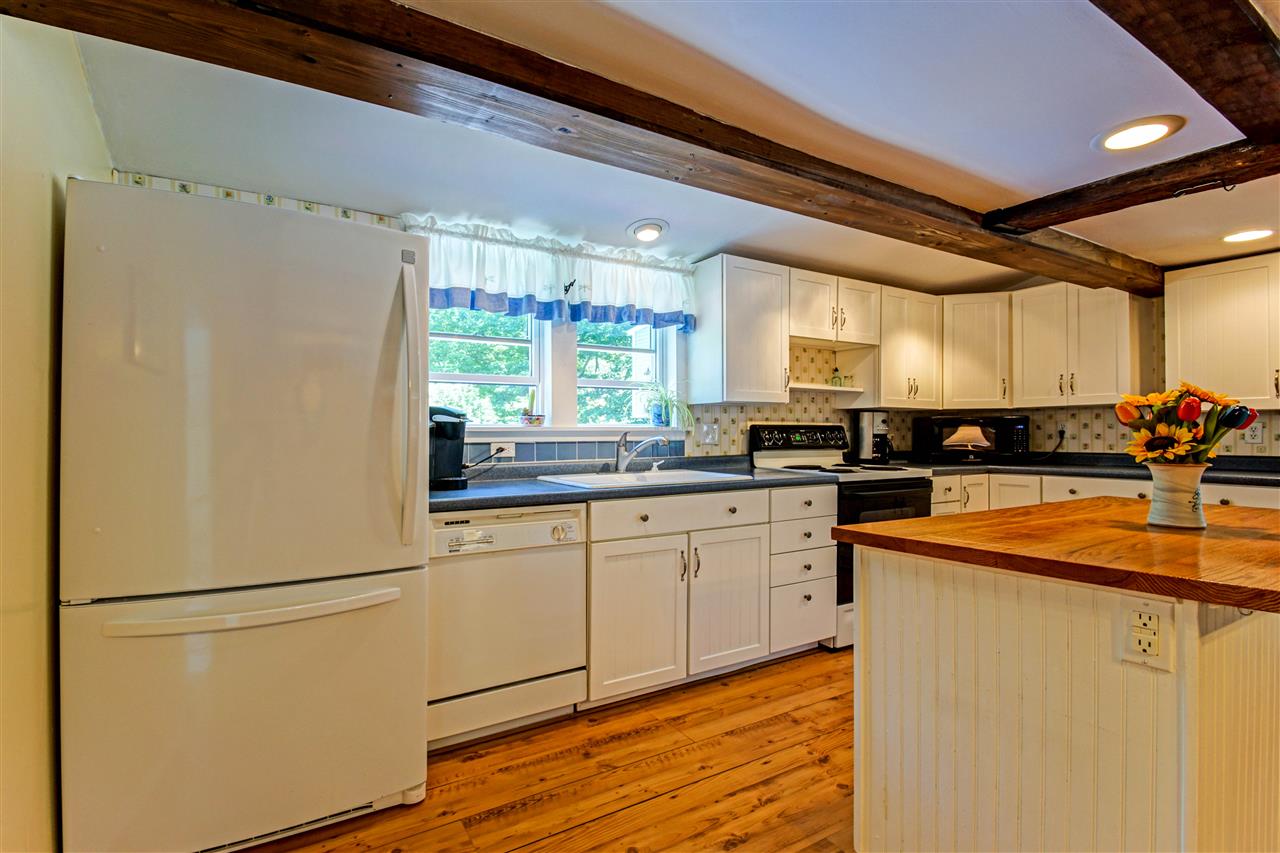 569 Exeter Road Hampton, NH 03842 - Photo 5 of 40