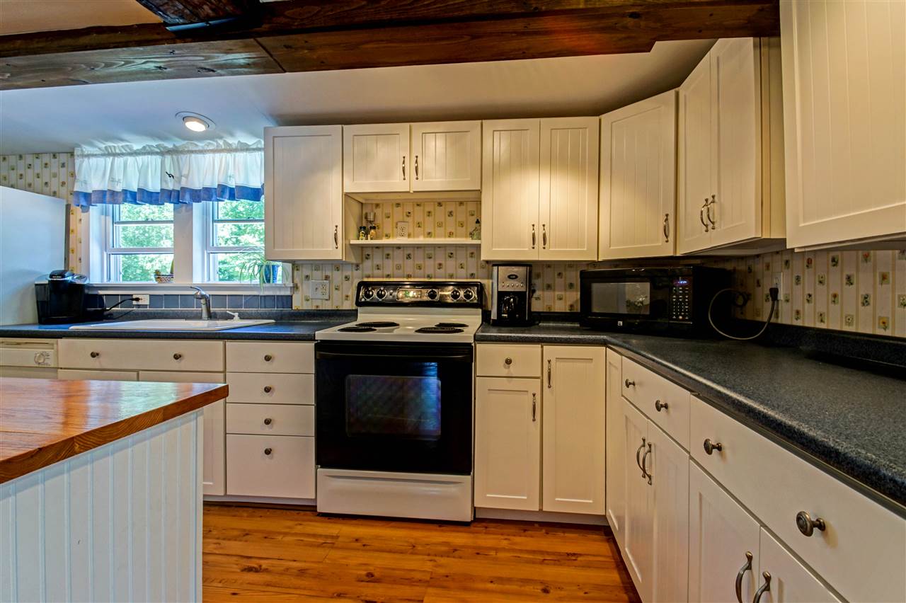 569 Exeter Road Hampton, NH 03842 - Photo 7 of 40