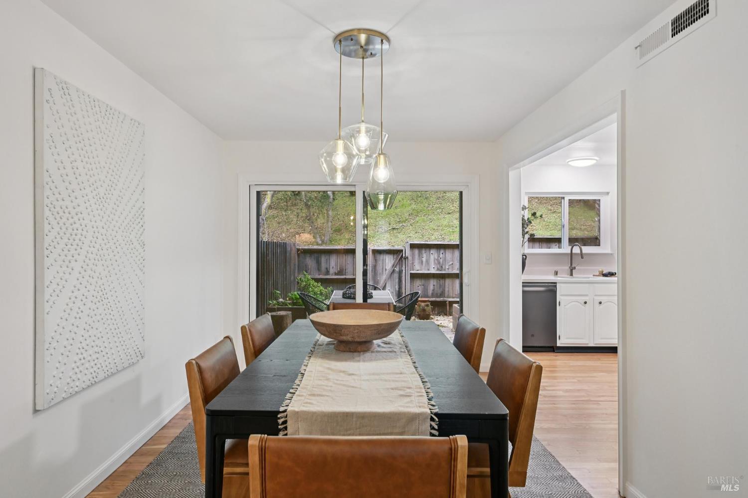 405 Sylvia Way San Rafael, CA 94903 - Photo 6 of 21