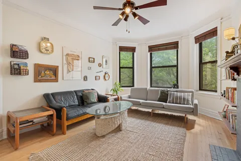$450,000 | 5114 North Kenmore Avenue, Unit 3S, Chicago, IL 60640