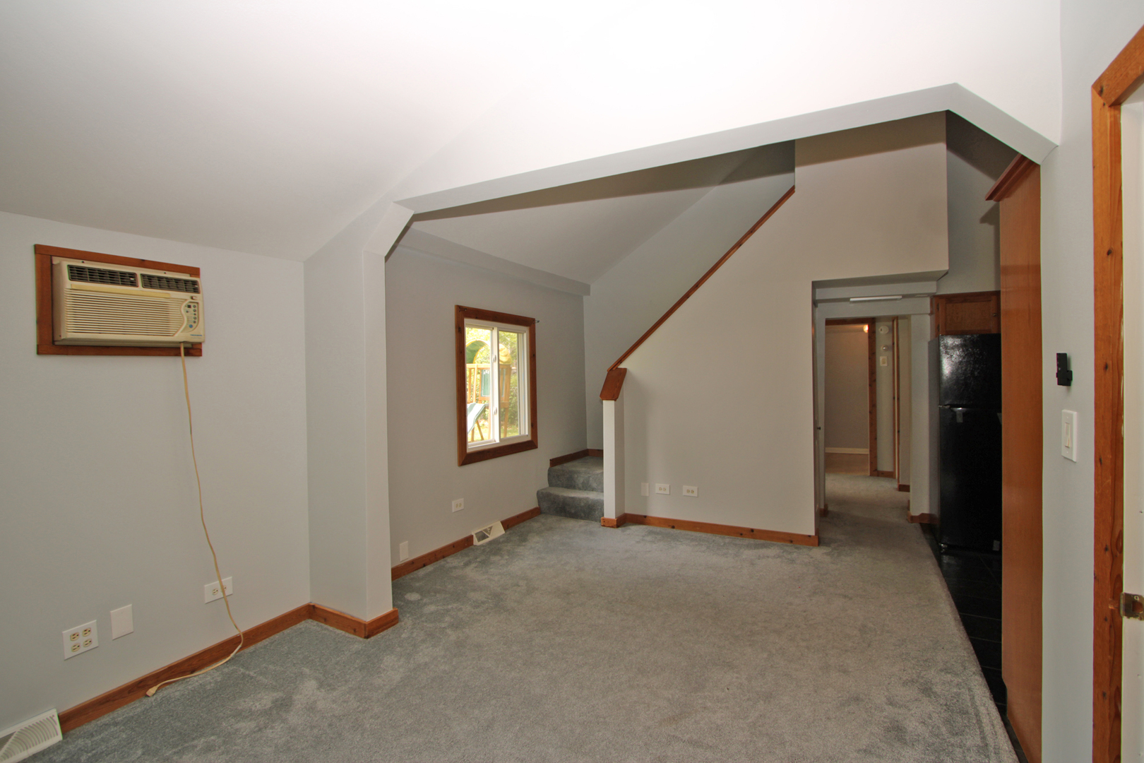 338 East Lakeview Avenue Round Lake Beach, IL 60073 - Photo 11 of 35