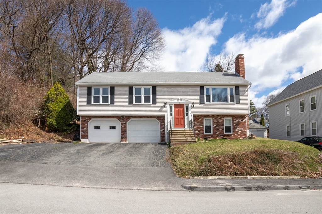 8 Minthorne Street Worcester, MA 01603 - Photo 3 of 30