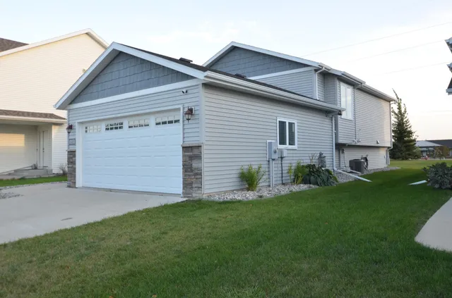 $345,000 | 445 East Foxtail Drive, West Fargo, ND 58078