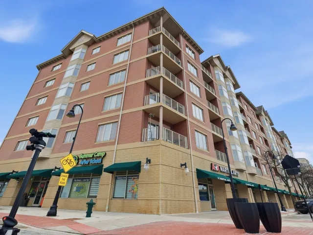 $305,000 | 9670 Franklin Avenue, Unit 411, Franklin Park, IL 60131
