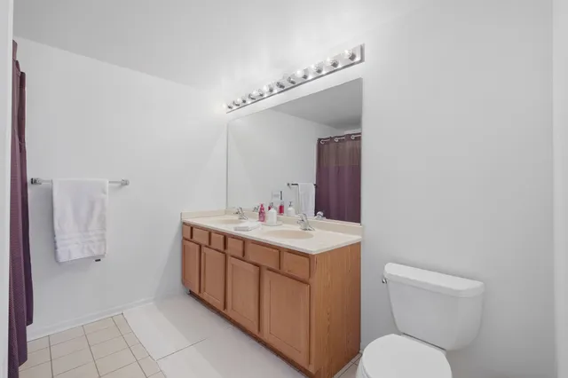 $305,000 | 9670 Franklin Avenue, Unit 411, Franklin Park, IL 60131