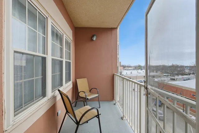 $305,000 | 9670 Franklin Avenue, Unit 411, Franklin Park, IL 60131