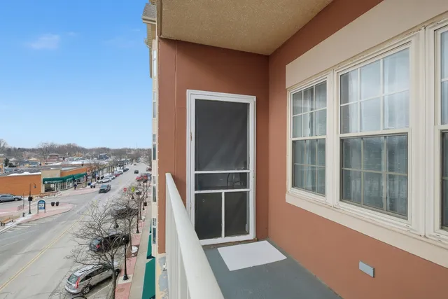 $305,000 | 9670 Franklin Avenue, Unit 411, Franklin Park, IL 60131