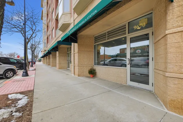 $305,000 | 9670 Franklin Avenue, Unit 411, Franklin Park, IL 60131