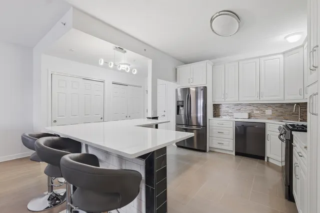 $305,000 | 9670 Franklin Avenue, Unit 411, Franklin Park, IL 60131