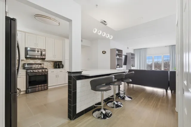 $305,000 | 9670 Franklin Avenue, Unit 411, Franklin Park, IL 60131