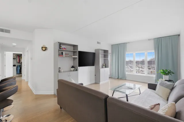 $305,000 | 9670 Franklin Avenue, Unit 411, Franklin Park, IL 60131