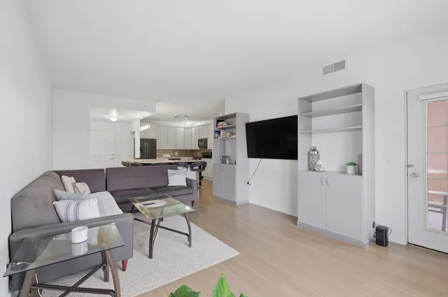 $305,000 | 9670 Franklin Avenue, Unit 411, Franklin Park, IL 60131