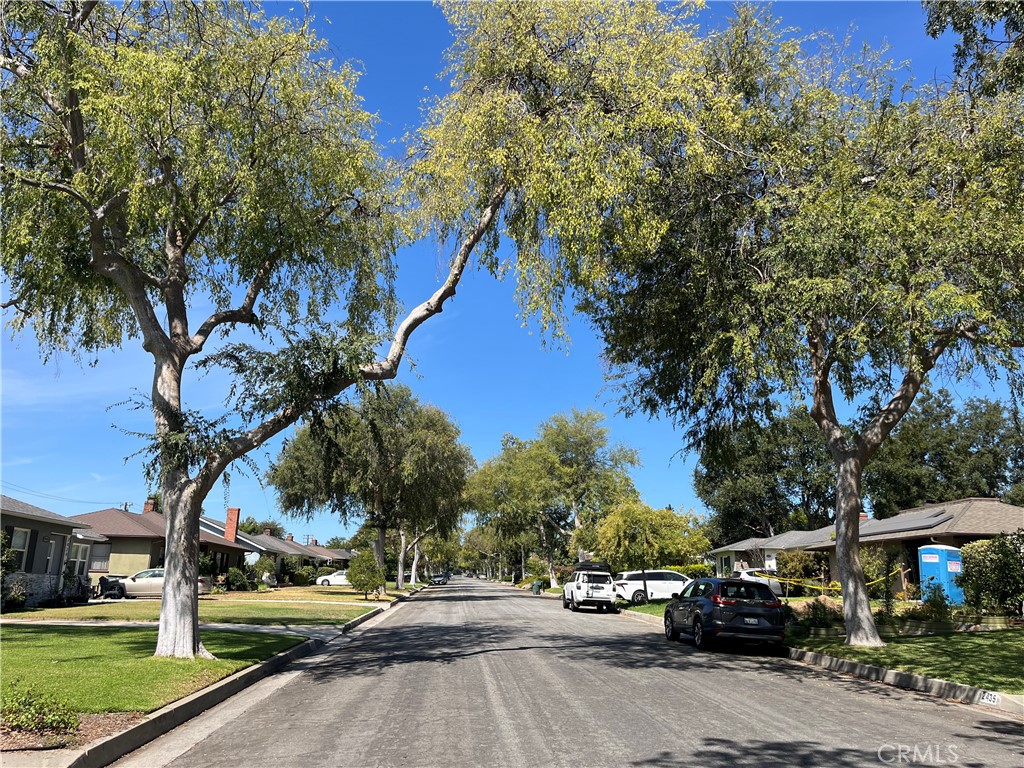 2440 Queensberry Road Pasadena, CA 91104 - Photo 40 of 41 Gallery Image 40