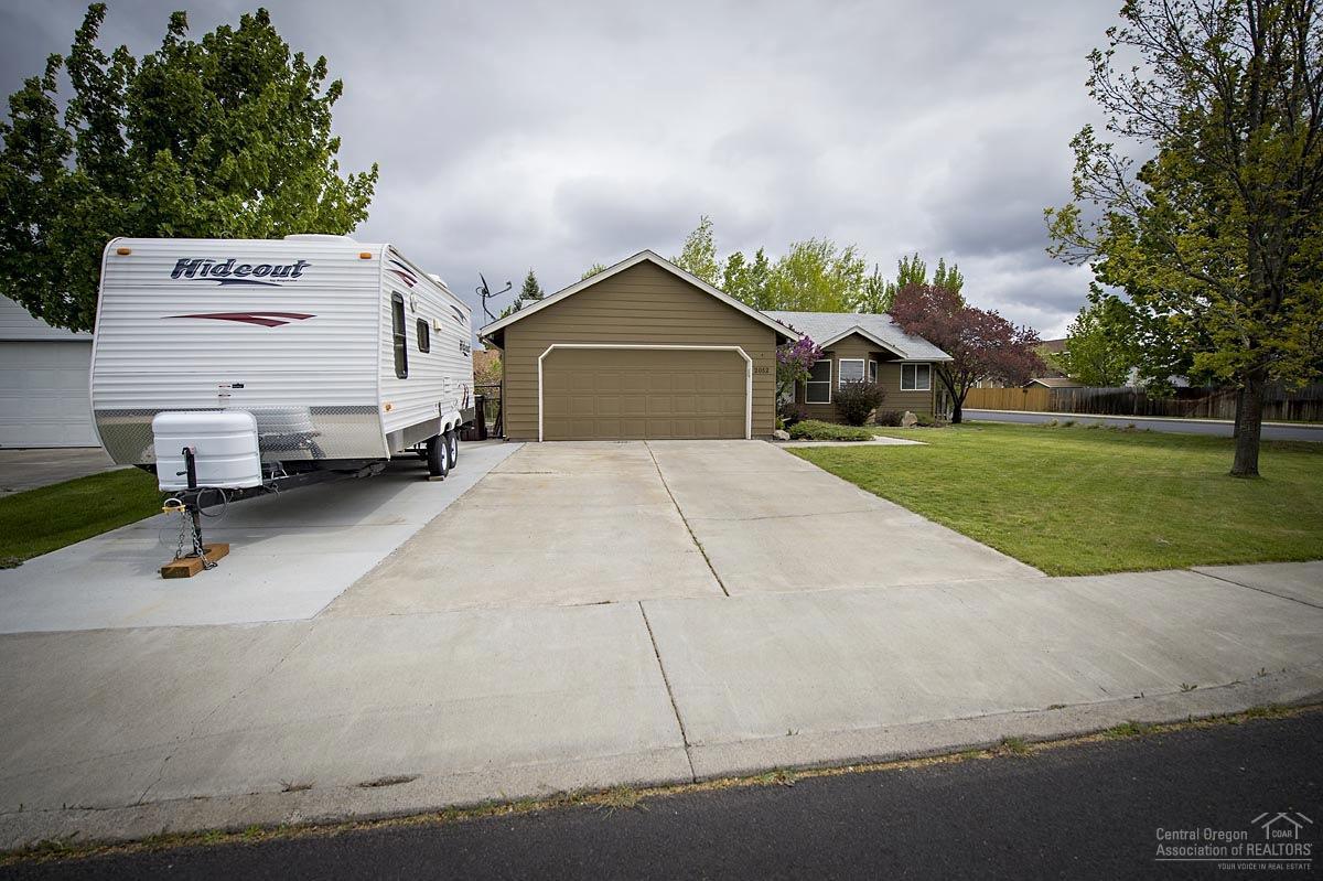 2052 Southwest 29th Street Redmond, OR 97756 - Photo 3 of 25 Additional Photo
