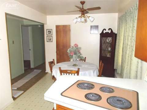 7084 Coldwater Road Flushing, MI 48433 - Photo 4 of 13 20399565-3.JPG