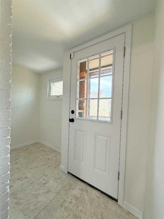 437 Sapphire Way Pittsburgh, PA 15224 - Photo 10 of 20 an empty room with windows