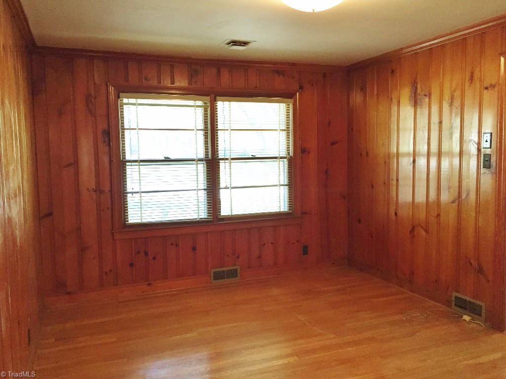 3030 University Road Winston-Salem, NC 27104 - Photo 11 of 15 3rd bedroom