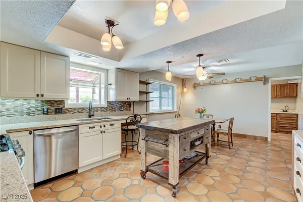 $725,000 | 845 Robinson Lane, Boulder City, NV 89005