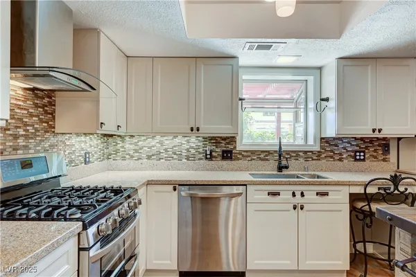 $725,000 | 845 Robinson Lane, Boulder City, NV 89005