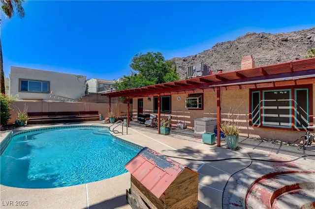 $749,900 | 845 Robinson Lane, Boulder City, NV 89005