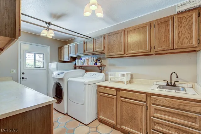 $749,900 | 845 Robinson Lane, Boulder City, NV 89005