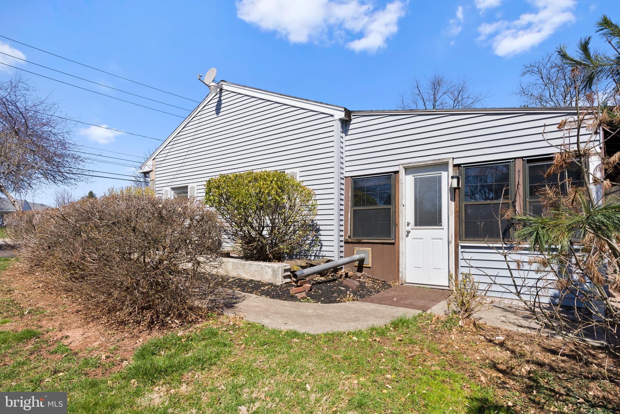 1231 West Orvilla Road Hatfield, PA 19440 - Photo 11 of 52 Side of House