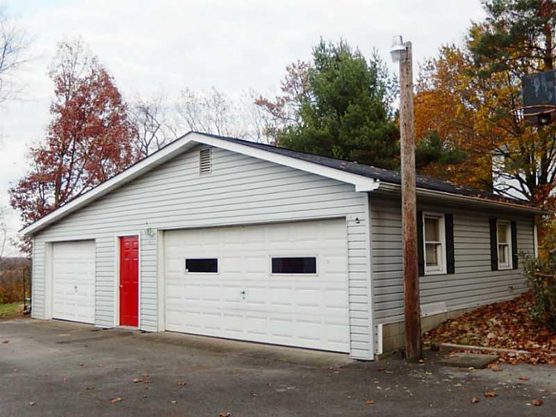 231 Reservoir Road Mount Pleasant, PA 15666 - Photo 22 of 25 Parking Lot/Garage.