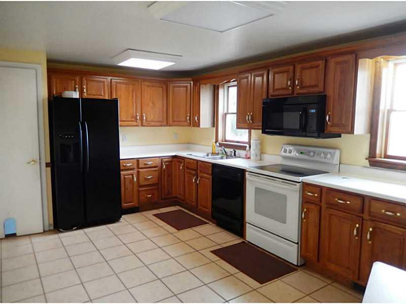 231 Reservoir Road Mount Pleasant, PA 15666 - Photo 6 of 25 Kitchen.